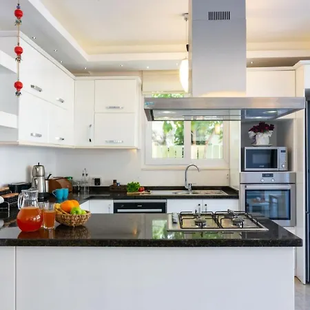 5 Bedroom Right Next To The 5978 ヴィラ カルカン